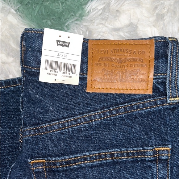 Levi's Denim Jeans - Picture 2 of 4